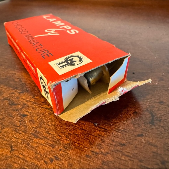 Chicago Miniature #47 Type 47 Lamp Bulbs for Radios 6.3V .15A 5 Piece - Picture 6 of 7